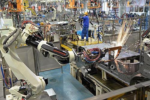 首超百萬(wàn)億后，中國(guó)經(jīng)濟(jì)如何優(yōu)化“飛行姿態(tài)”與“系統(tǒng)集成”？